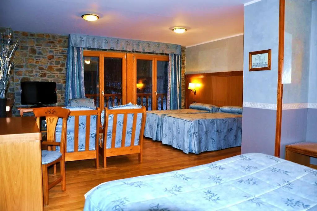 Hostal La Font Os de Civís 3*,  Espagne