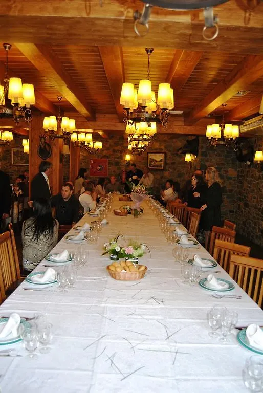 Hostal La Font Os de Civís
