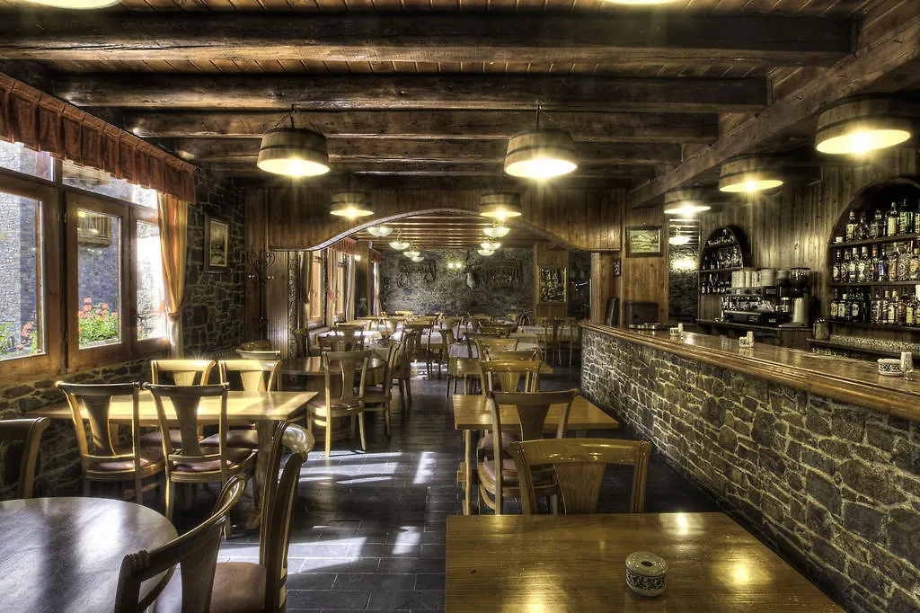 Hostal La Font Os de Civís