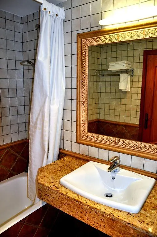 Hostal La Font Os de Civís Maison d'hôtes
