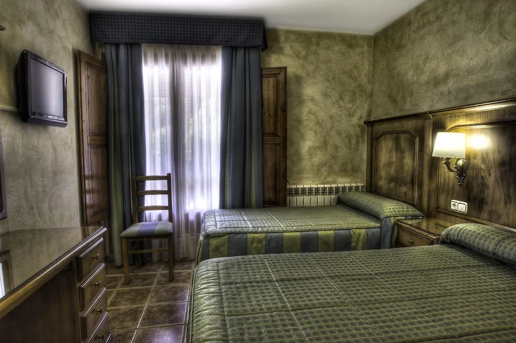 Hostal La Font Os de Civís